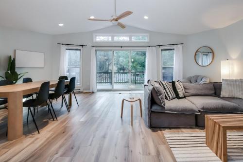 Mears House | Dunes & Waves Retreat - Perfect Lake Getaway