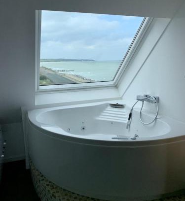 Wissant Apartment | DUPLEX AVEC JACUZZI vue imprenable sur la baie de Wissant