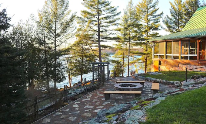 Central Frontenac Cottage | Dvira’s Lakefront Cottage - Hot tub and Pool Table (Sharbot lake)
