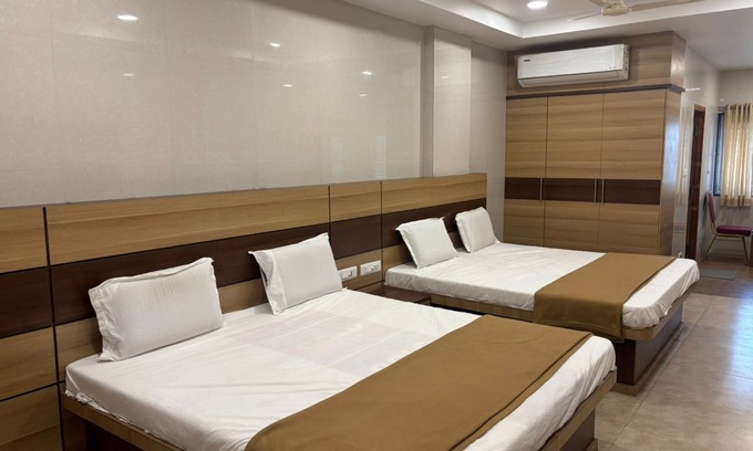 Kanchipuram Hotel | DWC Residency