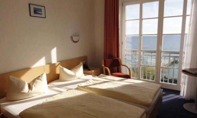 Sassnitz House | DZ 03. Standard mit Meerblick - Hotel Garni Meeresgruß