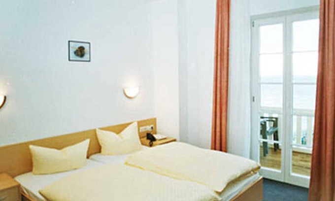 Sassnitz Hotel | DZ 15. Standard with sea view and balcony - Hotel garni Meeresgruß ***
