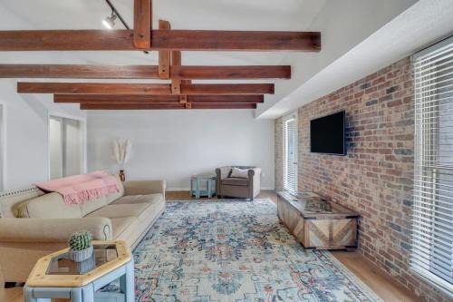 Statesboro Apartment | Eagle Creek Loft - Close to Shops Food GSU