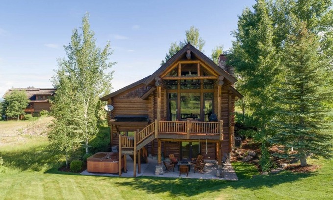 Victor Cabin | Eagle's Nest Cabin includes Bronze Buffalo Ranch at Teton Springs amenities