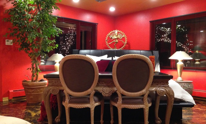 Spenard Apartment | EAGLE'S NEST - HAVEN OF LIGHT