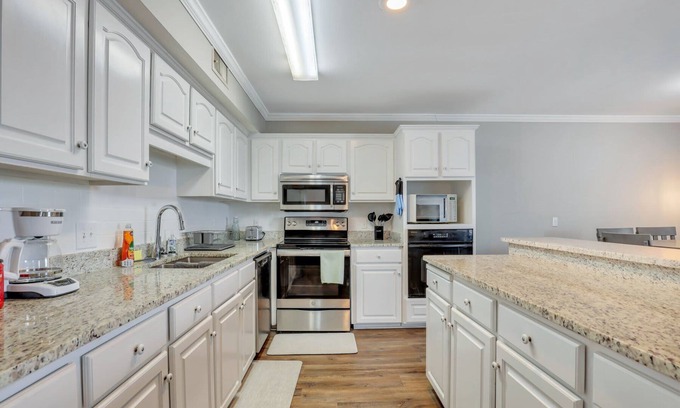 Statesboro Apartment | Eagle s Nest - Spacious Loft Downtown - Near GSU