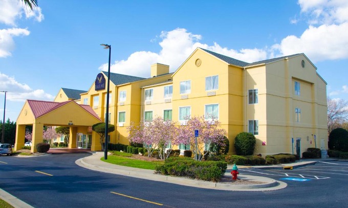 Statesboro Hotel | Eagles Nest Inn
