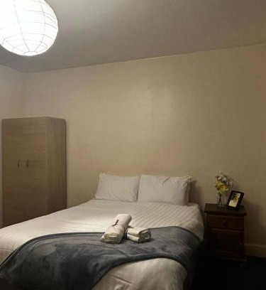 Stratford House | Eastenders Guest Stay