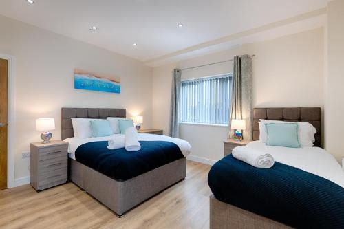 Cwmbrwla Apartment | Eaton House 2 - TV in Every Bedroom!