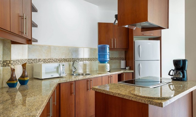 Manta Apartment | Beso del Sol - "Costa" 2-Bedroom Oceanfront Apartment