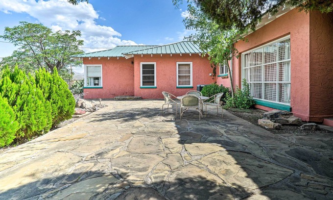 Truth or Consequences Cottage | Eclectic Home: Walk to Town & Bath District!
