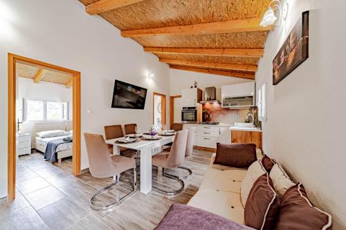 Vela Luka Apartment | Eco Friendly Cottage Maja - Happy Rentals