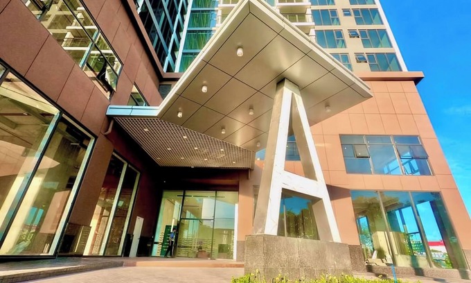 Tan Thuan Tay Condo | Eco Green Saigon - Free Gym & Pool