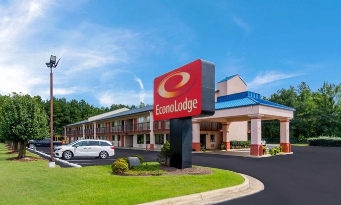 Gold Rock Hotel | Econo Lodge Battleboro - Rocky Mount I-95