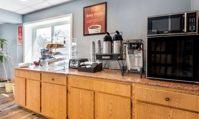 Cortland Hotel | Econo Lodge Cortland