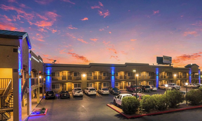 Hesperia Hotel | Econo Lodge Hesperia - Victorville I-15