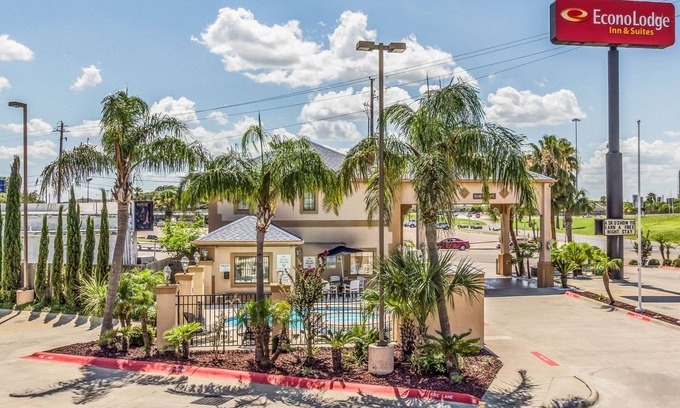Central City Hotel | Econo Lodge Inn & Suites Corpus Christi