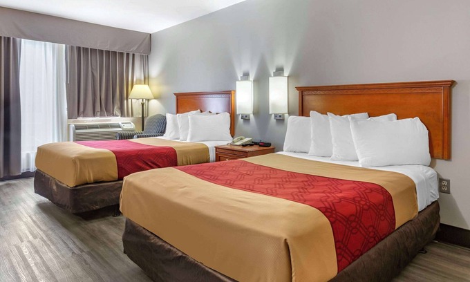 Southern Pines Hotel | Econo Lodge & Suites Southern Pines - Pinehurst