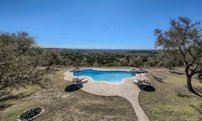 Austin House | EcoView Villa Pool Spa Goats 85 acres Amazing view