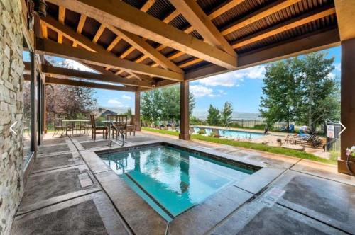 Eden House | Eden Home with Great Views All Season Retreat