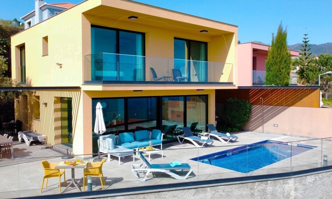 Prazeres House | Eden Sun-Modern Luxury Villa with Panoramic View