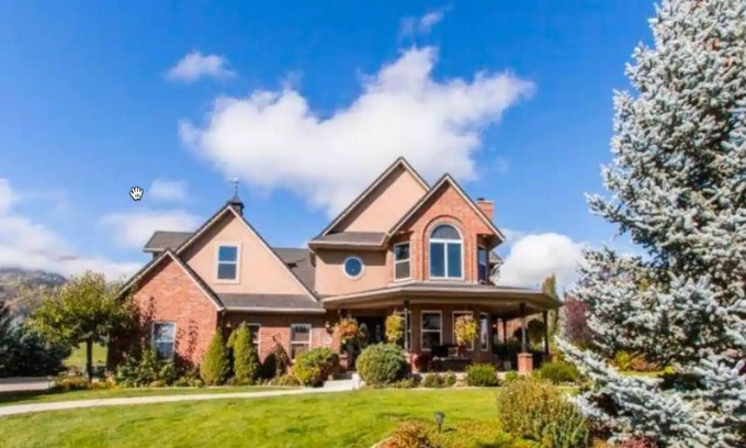 Liberty House | Eden View Home - Perfect for Families w/Spa & Trampoline