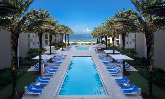 Moorings Hotel | Edgewater Beach Hotel