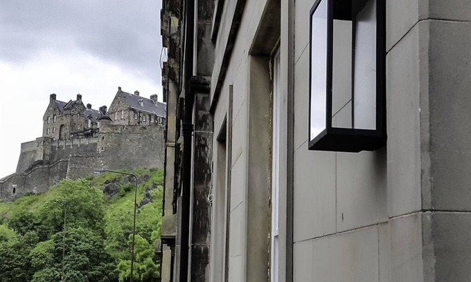 Old Town Apartment | Edinburgh Nine