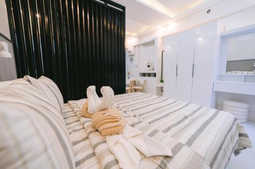 Basak Apartment | EGB Royal Oceancrest Mactan