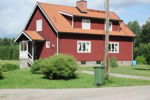 Tierp House | Egen lägenhet i 2-familjshus på landet.
