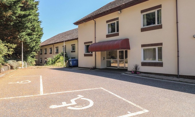 Kingsteignton Cottage | EGRET, pet friendly in Kingsteignton