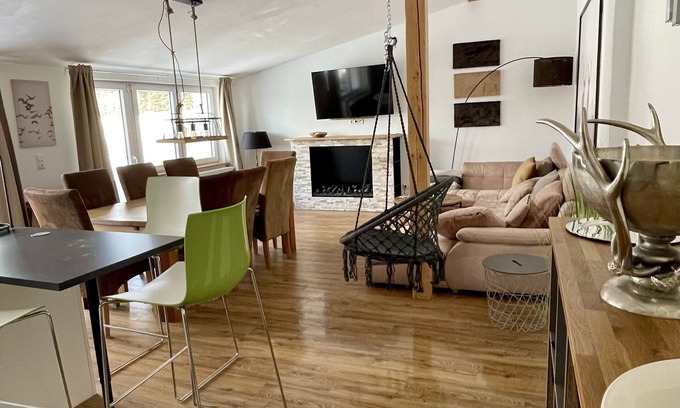 Loogh Apartment | Eifelsuiten: Traum Penthouse in Idyllischer Naturlage