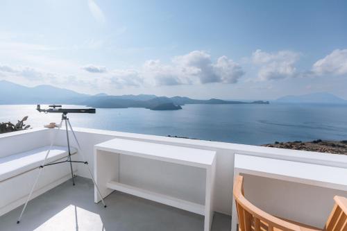 Milos Villa | Eight Infinity Suites - Cliffside Residence -