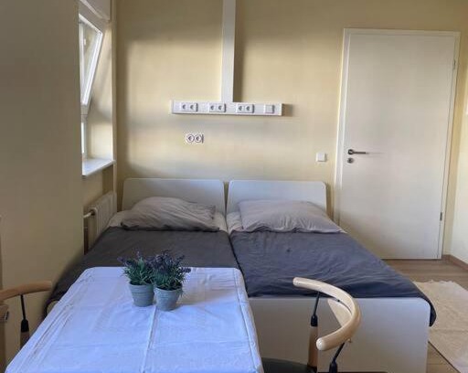 Westend Apartment | Einzimmerwohnung + Dusche und WC