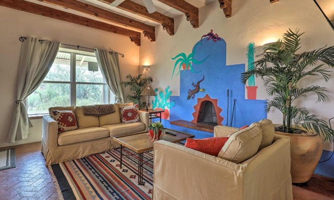 Tucson House | El Diamante Mtn-View Casita with Private Jacuzzi!