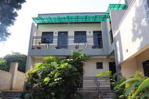 Entebbe Bed & Breakfast | EL-ELYON COUNTRYSIDE Hotel Bwebajja