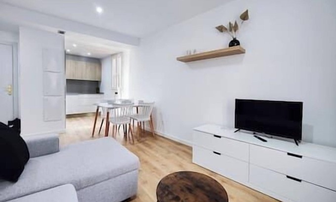 San Pablo Apartment | El Encanto del Casco III