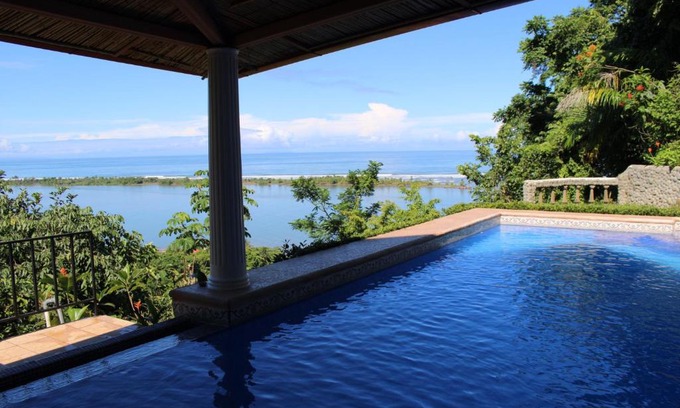 Ciudad Cortes Hotel | El Paraiso Azul