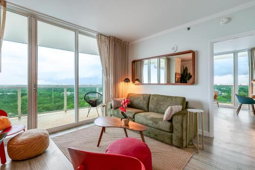 Coconut Grove Apartment | Elegant 2BR Condo at Hotel Arya Full Kitchen Wraparound Views 2 Parking Spots