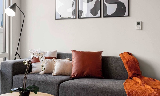 River North Hotel | Elegant 3BR Stay Prime Location