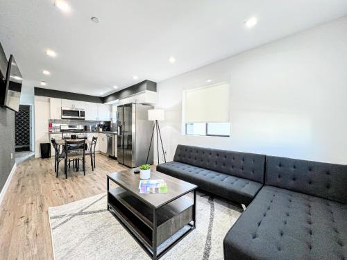 View Park-Windsor Hills House | Elegant 4-Bedroom Family Home - Oak2 - LAD