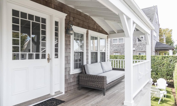 Brant Point House | Elegant and Family Friendly Brant Point 5 Bedroom