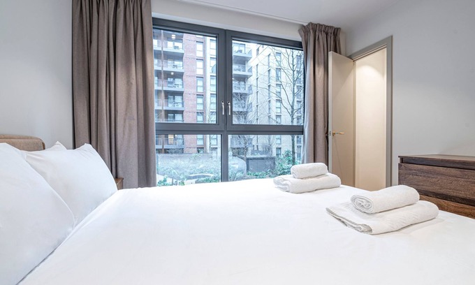 Tottenham Hale Apartment | Elegant Apartment in North London