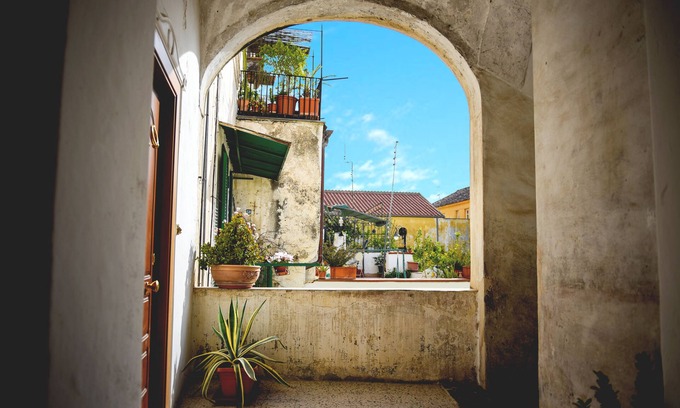 Historical Downtown Salerno Bed & Breakfast | Elegant B&B Il Vicolo storico