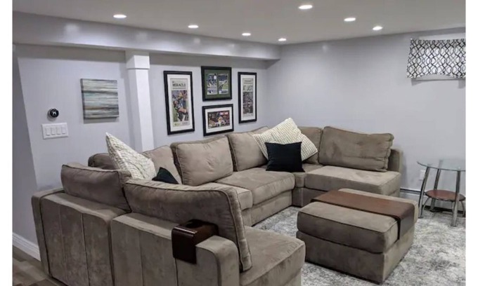 Valley Stream Apartment | Elegant basement apartment 15min from JFK +Parking