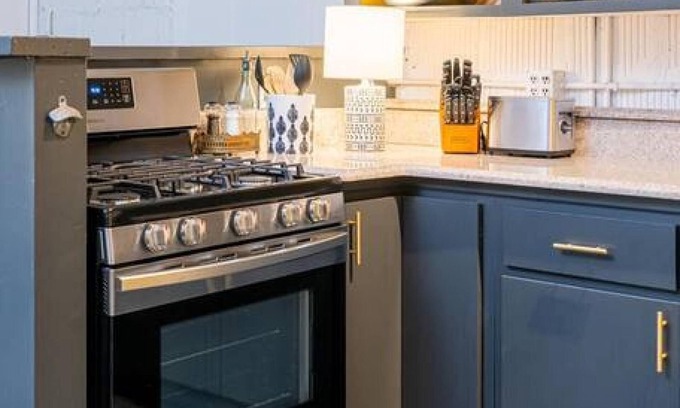 Downtown Asheville Apartment | Elegant Edgy Loft on Historic Alley Parking