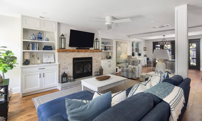 Harleston Village House | Elegant End-unit Townhouse in Historic Charleston