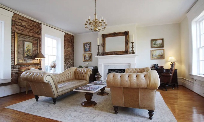 Carlisle House | Elegant Farm House in Bourbon Country