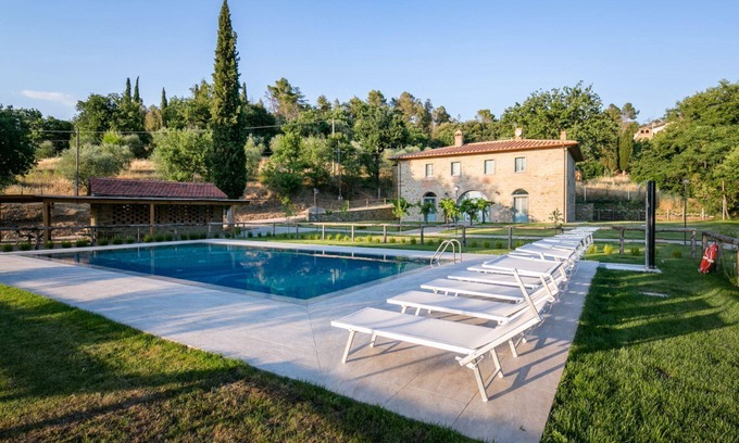 Montecchio House | Elegant villa with private pool near Cortona