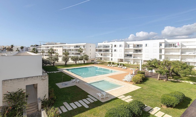 Telheiro Apartment | 🌊 Elegant Marina Apartment | Pool, Beach & Town Access 🚤